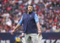 Dec 31, 2023; Houston, Texas, USA; Tennessee Titans head coach Mike Vrabel reacts after a play during the first quarter against the Houston Texans at NRG Stadium. credits: Troy Taormina-USA TODAY Sports