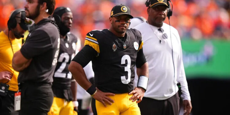 Pittsburgh Steelers quarterback Russell Wilson (3) is a candidate to start for the first time since Week 1. Mandatory Credit: Ron Chenoy-Imagn Images