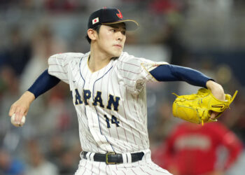 MIAMI, FLORIDA - MARCH 20: Roki Sasaki #14 of Team Japan pitches in the first inning against Team Mexico during the World Baseball Classic Semifinals at loanDepot park on March 20, 2023 in Miami, Florida. (Photo by Eric Espada/Getty Images)