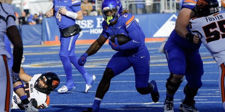 NCAA Football: Oregon State at Boise State