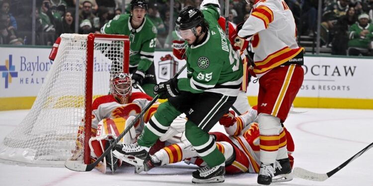 NHL: Calgary Flames at Dallas Stars