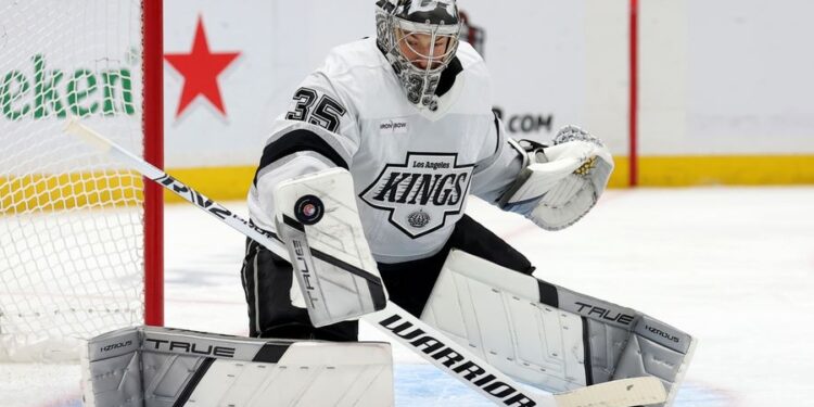 NHL: Los Angeles Kings at New York Islanders