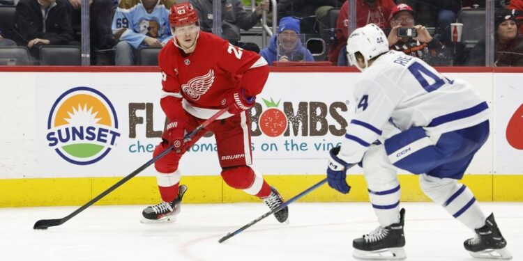 NHL: Toronto Maple Leafs at Detroit Red Wings