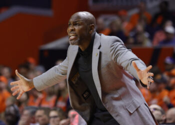 CHAMPAIGN, ILLINOIS - NOVEMBER 17: Head coach Roger Powell of the Valparaiso Crusaders reacts after a play in the game against the Illinois Fighting Illini at State Farm Center on November 17, 2023 in Champaign, Illinois. (Photo by Justin Casterline/Getty Images)