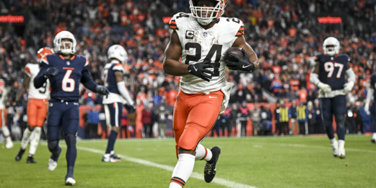 Nick Chubb (24) of the Cleveland Browns