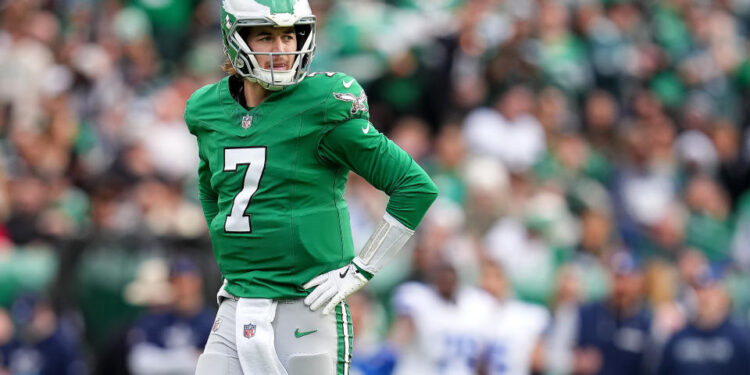 PHILADELPHIA, PENNSYLVANIA - DECEMBER 29: Kenny Pickett #7 of the Philadelphia Eagles looks on during the second quarter against the Dallas Cowboys at Lincoln Financial Field on December 29, 2024 in Philadelphia, Pennsylvania. (Photo by Mitchell Leff/Getty Images)