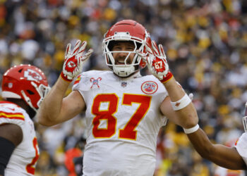 Travis Kelce #87 of the Kansas City Chiefs