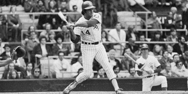 Bill Melton swings bat