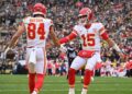 Justin Watson and Patrick Mahomes celebrates