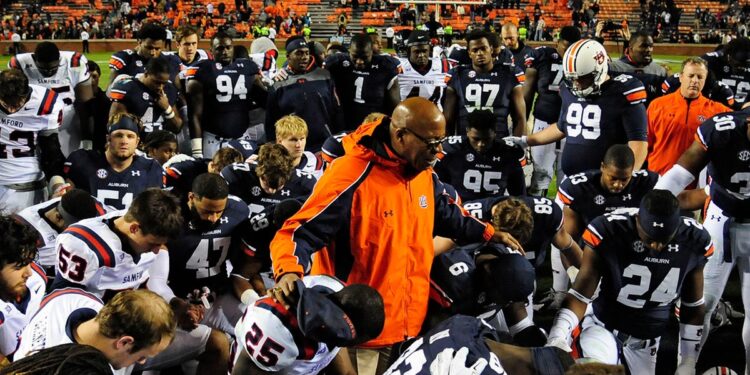 Chette Williams talks to the team