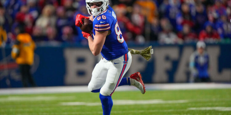 Nov 17, 2024; Orchard Park, New York, USA; Buffalo Bills tight end Dawson Knox (88) makes a catch against the Kansas City Chiefs during the second half at Highmark Stadium. Mandatory Credit: Gregory Fisher-Imagn Images