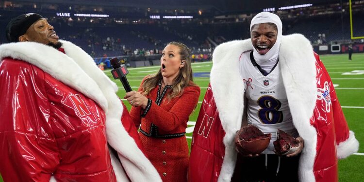 Lamar Jackson and Derrick Henry refuse cake