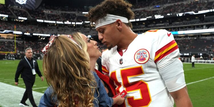 Patrick Mahomes and his wife