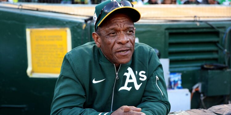 Rickey Henderson in dugout