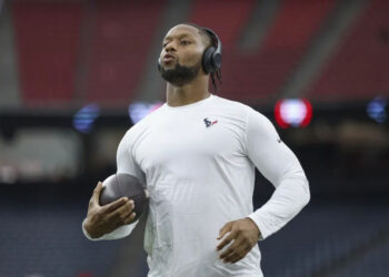 Sep 15, 2024; Houston, Texas, USA; Houston Texans running back Joe Mixon (28) warms up before the game against the Chicago Bears at NRG Stadium. Mandatory Credit: Troy Taormina-Imagn Images