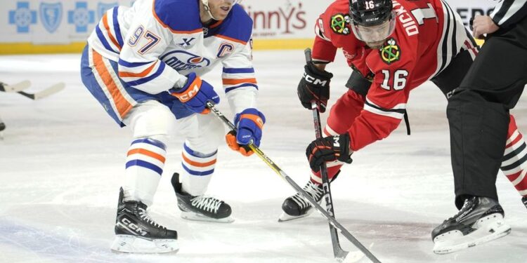 NHL: Edmonton Oilers at Chicago Blackhawks