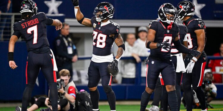 Joe Mixon celebrates