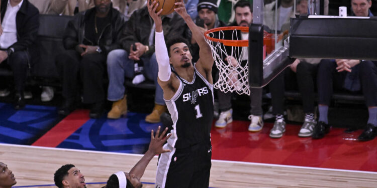 PARIS, FRANCE - JANUARY 23: Victor Wembanyama #1 of the San Antonio Spurs shoots the ball against the Indiana Pacers in the game at the Accor Arena on January 23, 2025 in Paris, France. (Photo by Aurelien Meunier/Getty Images)