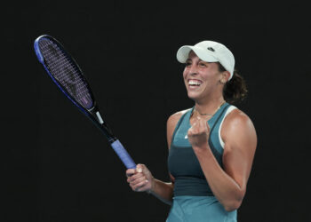 USA's Madison Keys celebrates match point against Poland's Iga Swiatek during their women's singles semi-final match on day twelve of the Australian Open tennis tournament in Melbourne on January 24, 2025. (Photo by DAVID GRAY / AFP) / -- IMAGE RESTRICTED TO EDITORIAL USE - STRICTLY NO COMMERCIAL USE -- (Photo by DAVID GRAY/AFP via Getty Images)