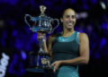 Tennis: Australian Open: Madison Keys of the United States victorious, poses with the Daphne Akhurst Memorial Cup after victory vs Aryna Sabalenka of Belarus during the Women's Singles Final match at Melbourne Park. 
Melbourne, Australia 1/25/2025 
CREDIT: Erick W. Rasco (Photo by Erick W. Rasco/Sports Illustrated via Getty Images) 
(Set Number: X164672)