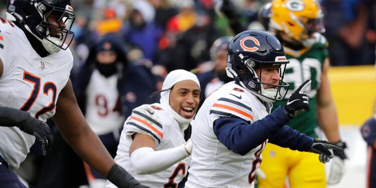 Cairo Santos celebrates game-winning field goal