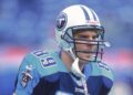 Frank Wycheck in a Titans uniform