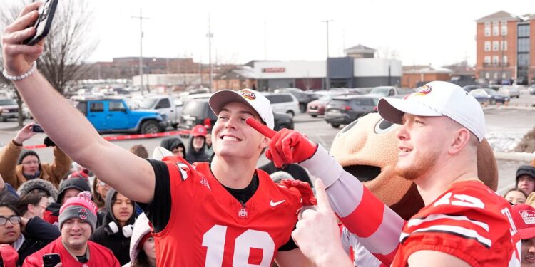 Will Howard and Jack Sawyer take selfie