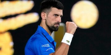 Novak Djokovic pumps his fist