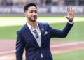 Ryan Braun salutes fans