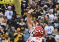 Travis Kelce dunks