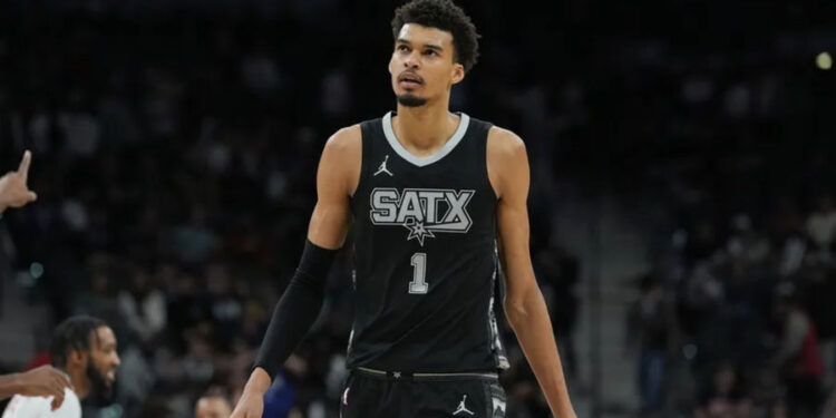 Jan 29, 2025; San Antonio, Texas, USA; San Antonio Spurs center Victor Wembanyama (1) looks up in the second half against the LA Clippers at Frost Bank Center. Mandatory Credit: Daniel Dunn-Imagn Images