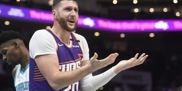 NBA: Phoenix Suns at Charlotte Hornets