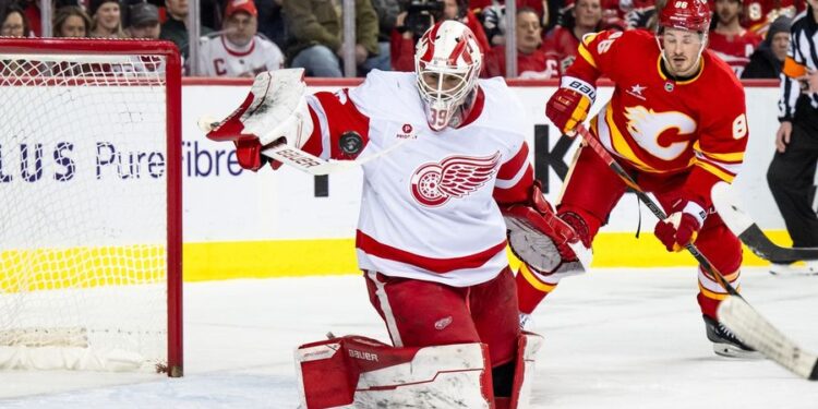 NHL: Detroit Red Wings at Calgary Flames