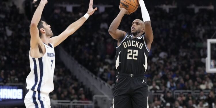 NBA: Memphis Grizzlies at Milwaukee Bucks