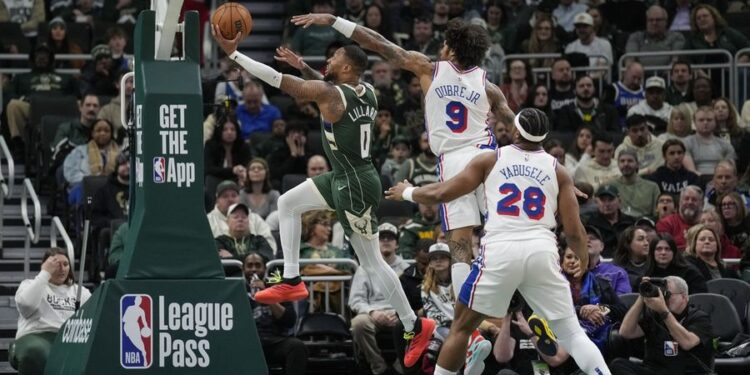 NBA: Philadelphia 76ers at Milwaukee Bucks