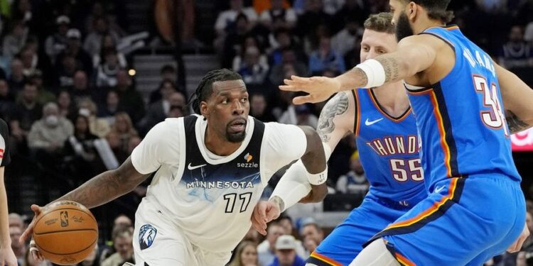 NBA: Oklahoma City Thunder at Minnesota Timberwolves