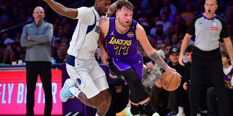 NBA: Dallas Mavericks at Los Angeles Lakers