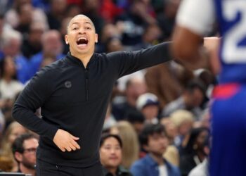 Los Angeles, California March 12, 2024-Clippers head coach Tyronn Lue during a game against the Timberwolves at Crypto.com Arena Tuesday. (Wally Skalij/Los Angeles Times)