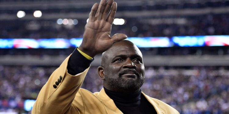 Lawrence Taylor at MetLife Stadium