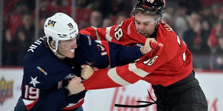 Brandon Hagel and Matthew Tkachuk fight