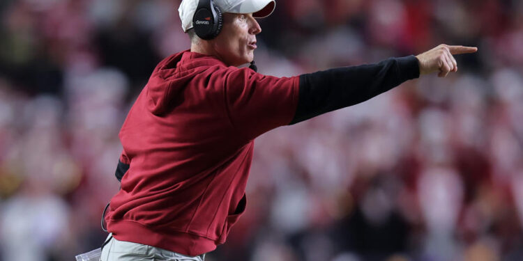 BATON ROUGE, LOUISIANA - NOVEMBER 30: Head coach Brent Venables of the Oklahoma Sooners reacts against the LSU Tigers during a game at Tiger Stadium on November 30, 2024 in Baton Rouge, Louisiana. (Photo by Jonathan Bachman/Getty Images)