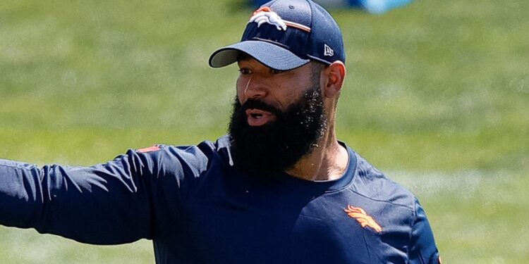 Michael Wilhoite with the Broncos