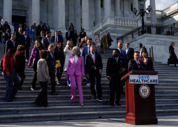 U.S. House of Representatives return to Washington for vote on shutdown