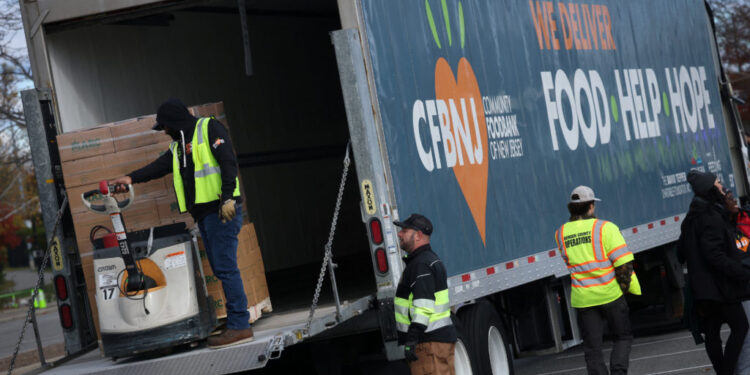 Community FoodBank of New Jersey delivers emergency food relief to Federal workers and SNAP recipients in Leonia, New Jersey