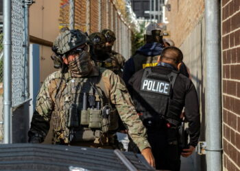 Federal agents clash with protesters at the Broadview, IL ICE detention center