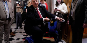 U.S. Senate advances a bill to end the government shutdown