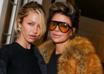 lisa rinna daughter exposed look