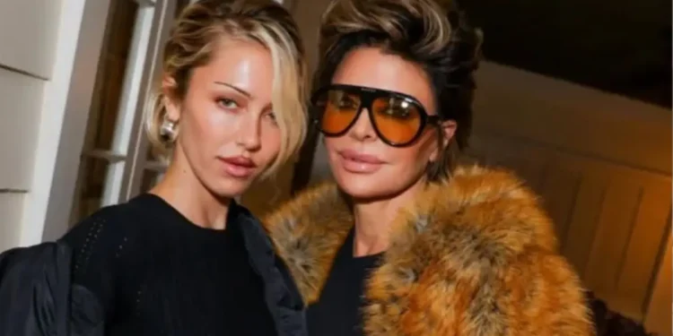 lisa rinna daughter exposed look