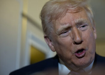 U.S. President Trump returns to Washington from Florida