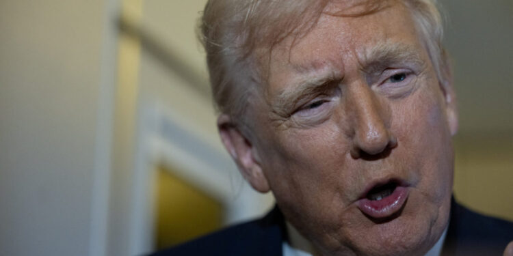 U.S. President Trump returns to Washington from Florida